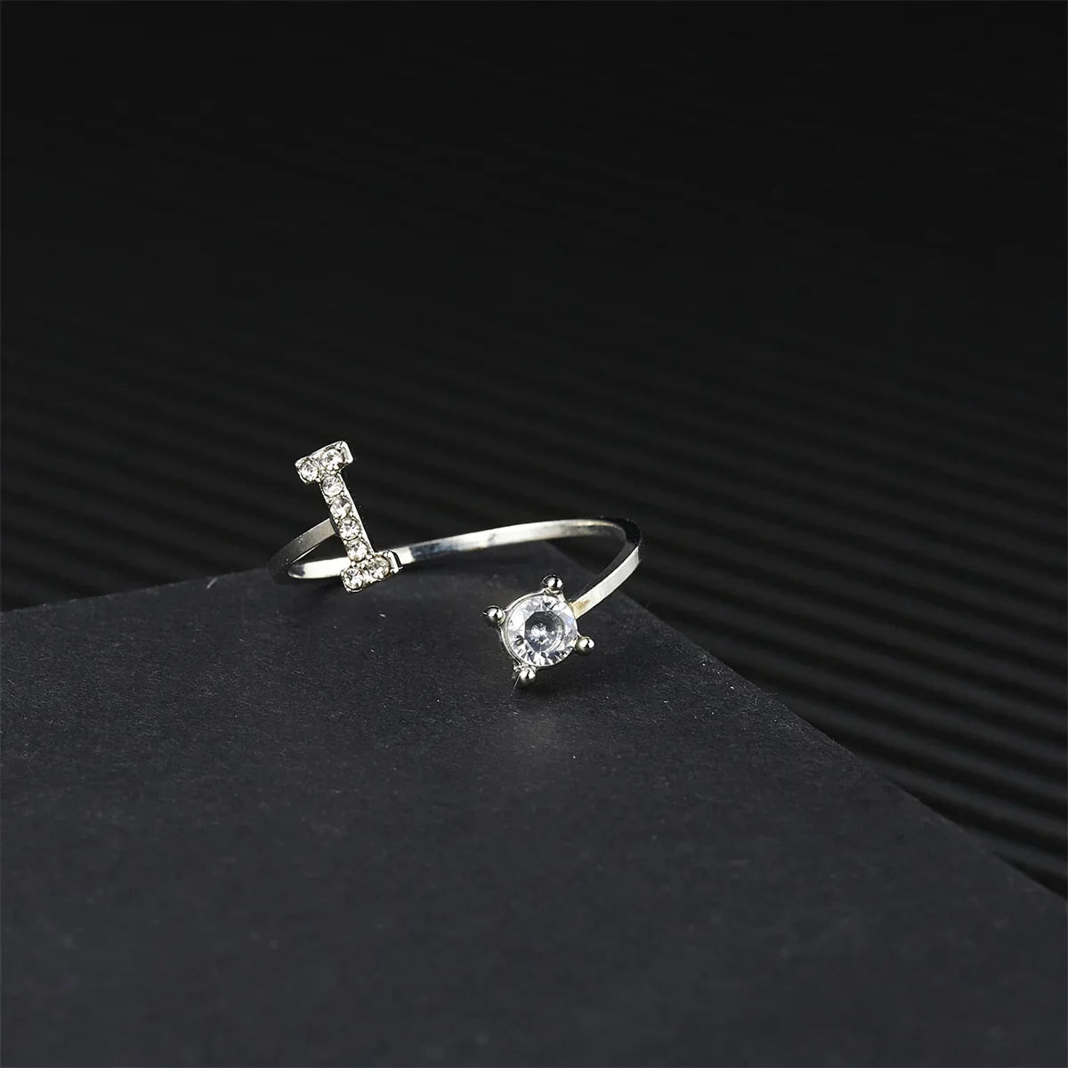 Anel Life Feminino Ajustável Inicial Cravejada