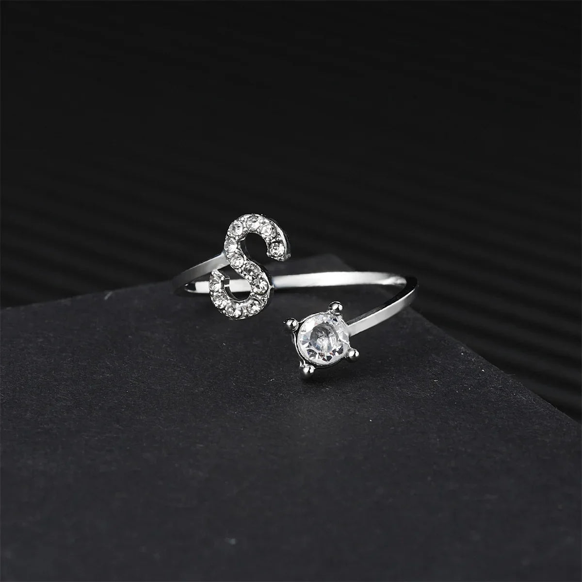 Anel Life Feminino Ajustável Inicial Cravejada